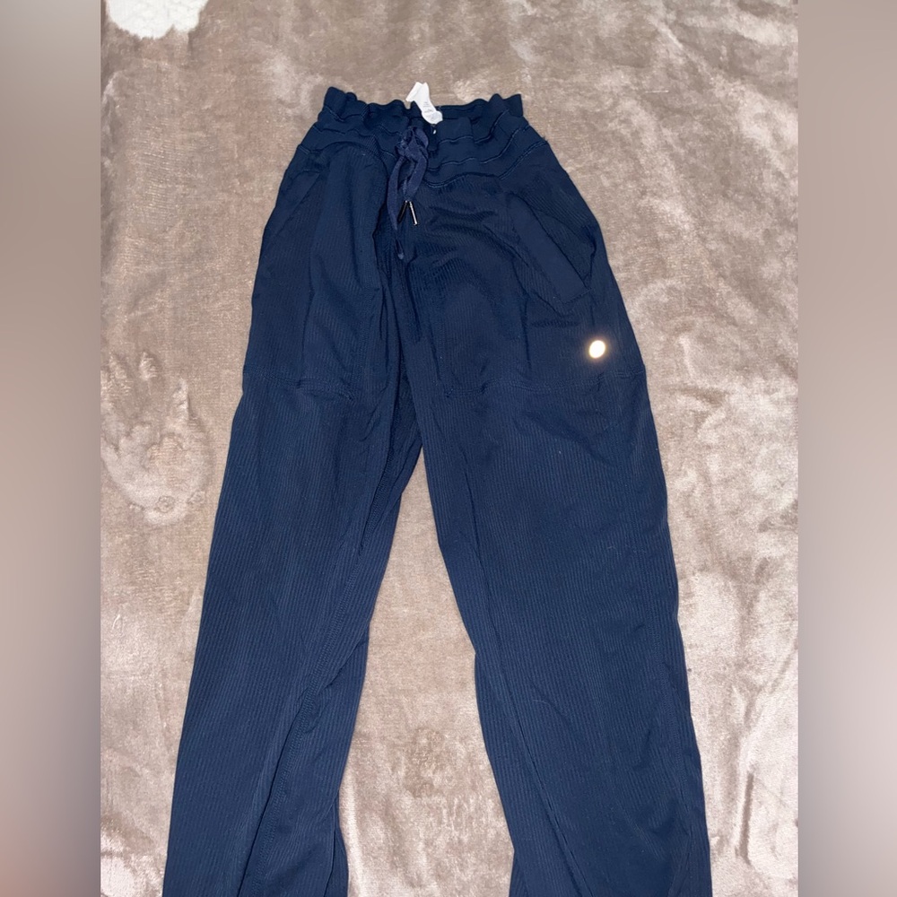 Lululemon Navy Activewear Leggings
